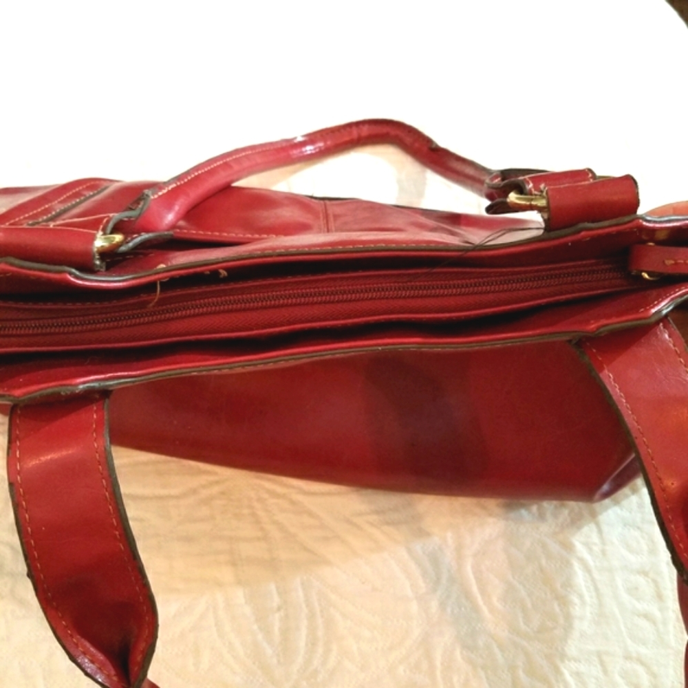 Minicci Burgandy Vinyl Purse - Picture 5 of 5